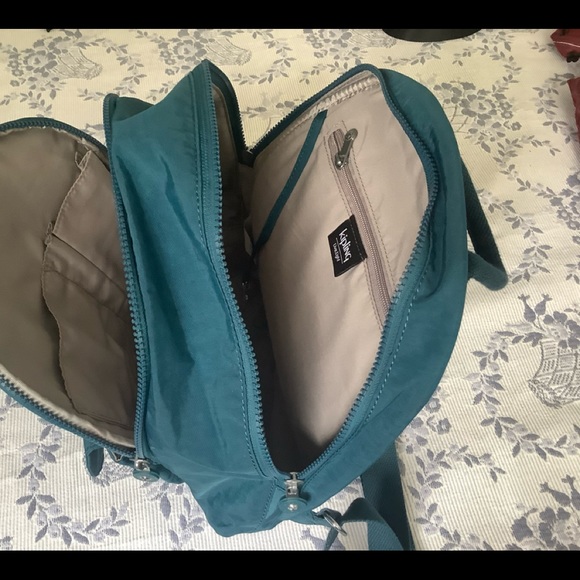 Kippling backpack. - Picture 3 of 6